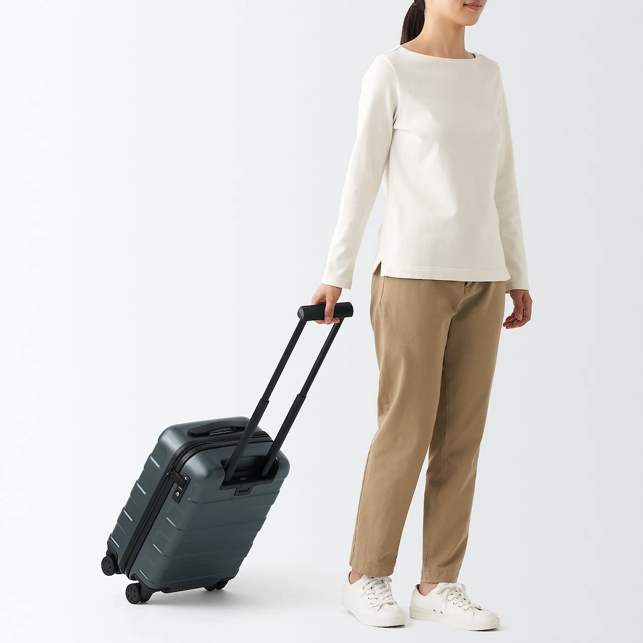 Hard Shell Suitcase - 20L (47cm) - Image 13