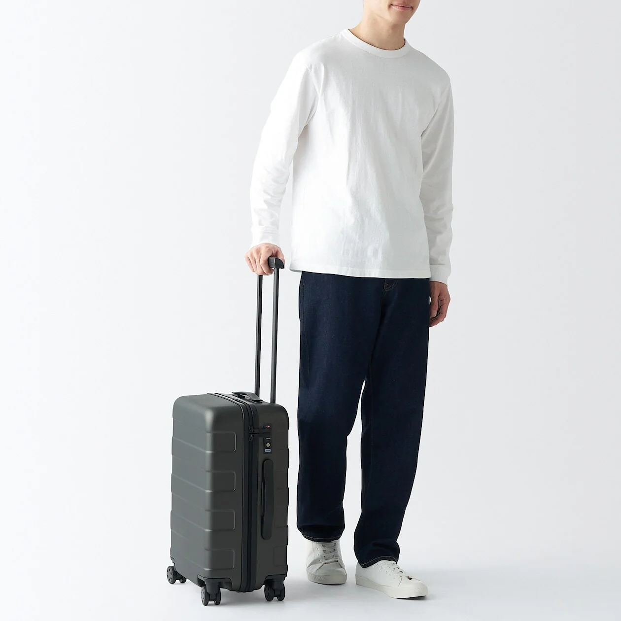 Hard Shell Suitcase - 36L (54cm) - Image 110