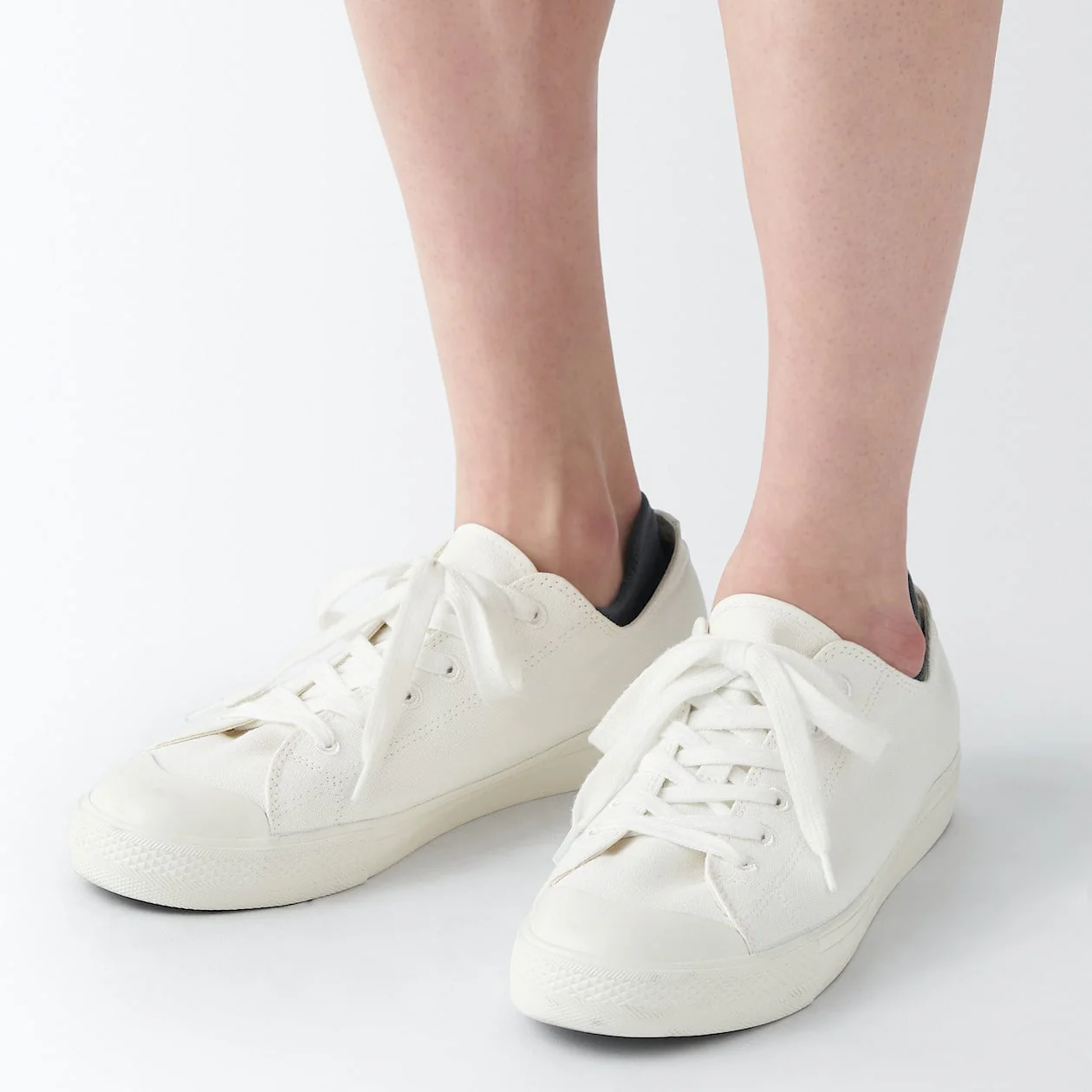 Right Angle Sneaker Socks With Grip Tab - Image 11